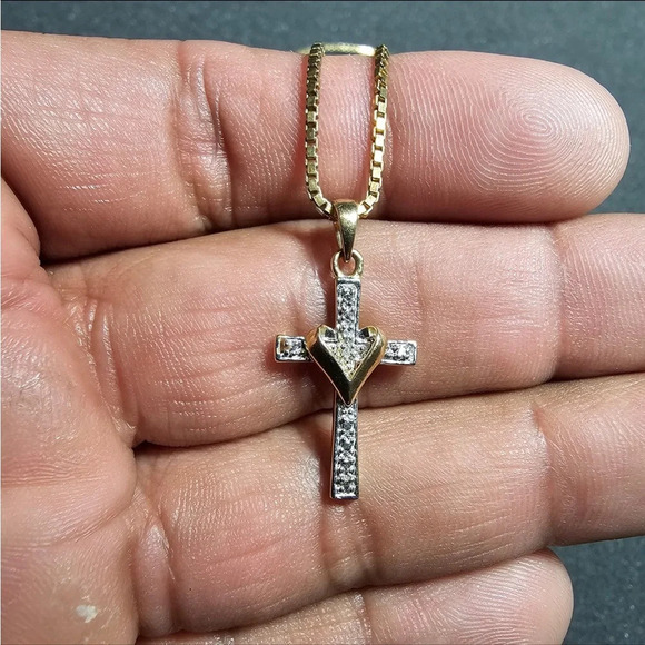 Sterling Silver 925 Gold Plated Heart Pendant On 24 Inch Gold Plated Box Chain - Picture 2 of 5